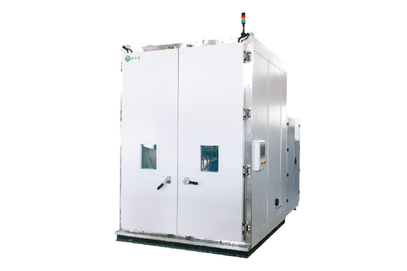 High and low temperature cycling test chamber